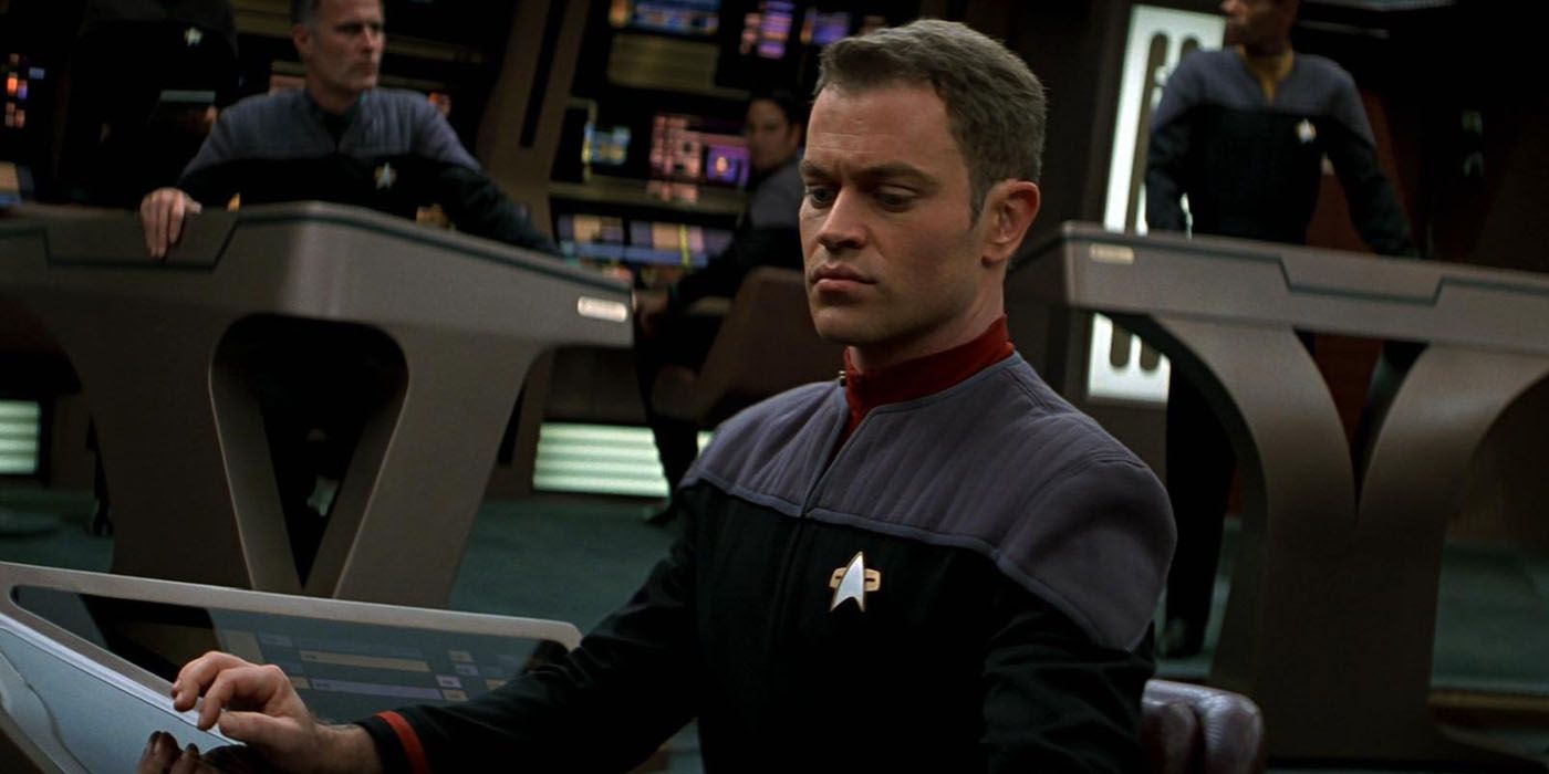Lt. Hawk on the Enterprise-E bridge in Star Trek: First Contact