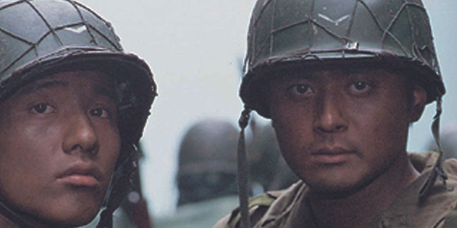 Jang Dong-gun as Lee Jin-tae and Won Bin as Lee Jin-seok in Taegukgi The Brotherhood of War