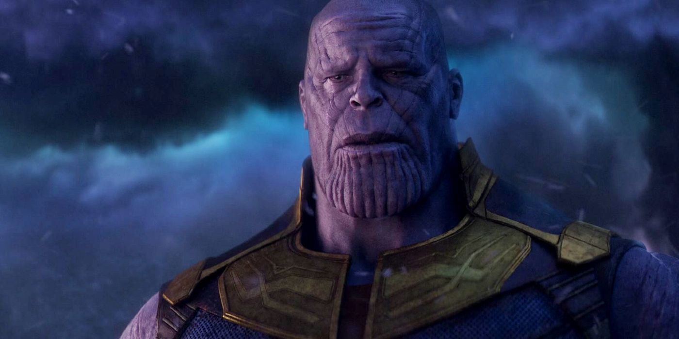 Thanos chorando em Vormir depois que ele sacrifica Gamora para obter a Joia da Alma em Vingadores: Guerra Infinita