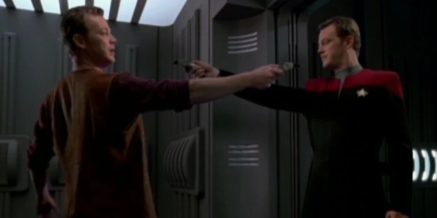 Robert Duncan McNeill as Tom Paris faces off against himself in Star Trek: Voyager, season 3, episode 25, 