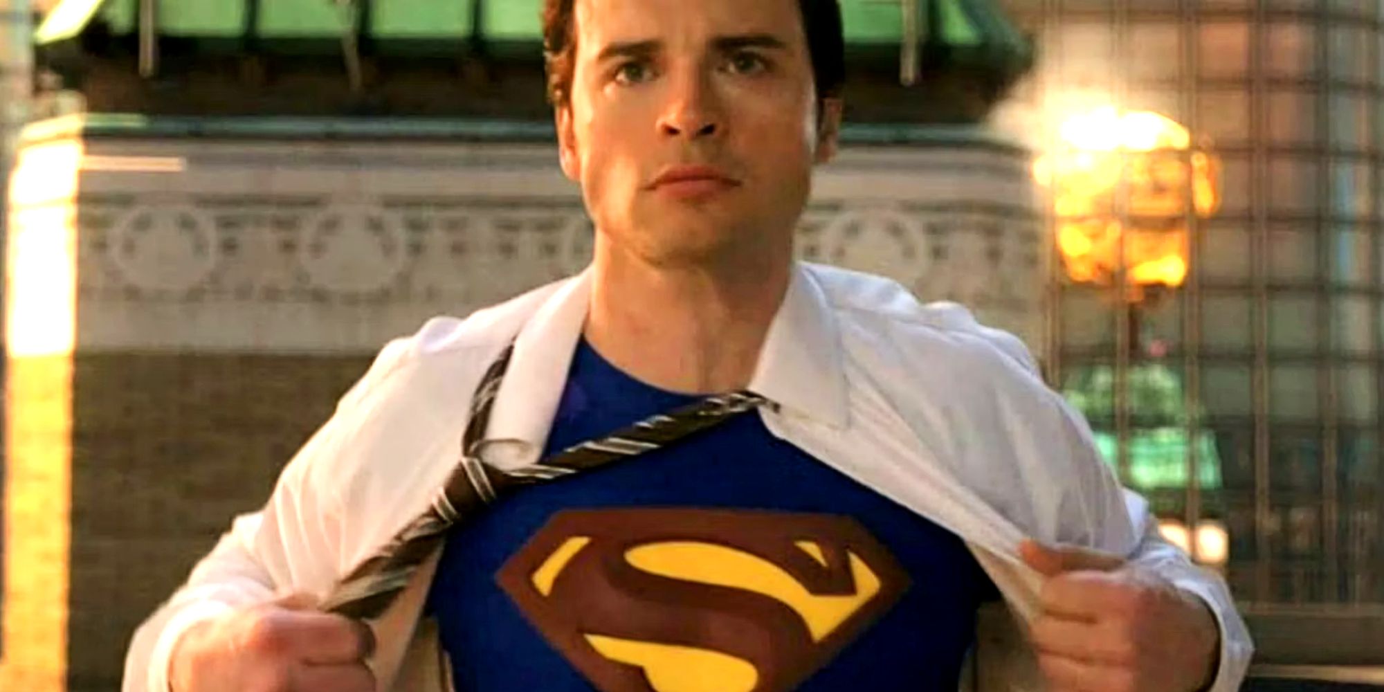 Tom Welling opening his shirt to reveal the Superman suit in the Smallville Series Finale