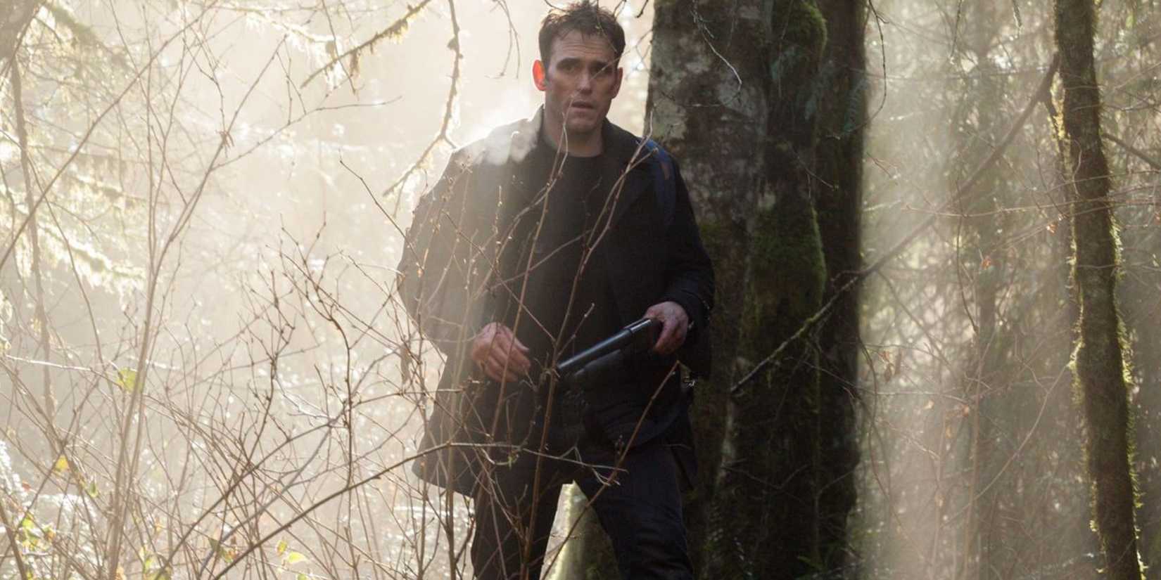 Matt Dillon as Ethan Burke in Wayward Pines looking lost in the woods