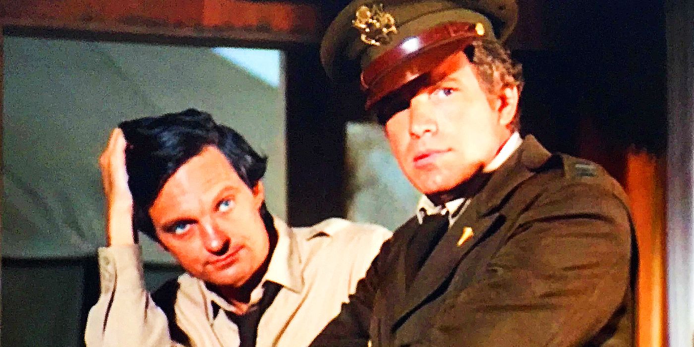 Hawkeye de Alan Alda e Trapper de Wayne Rogers em MASH.