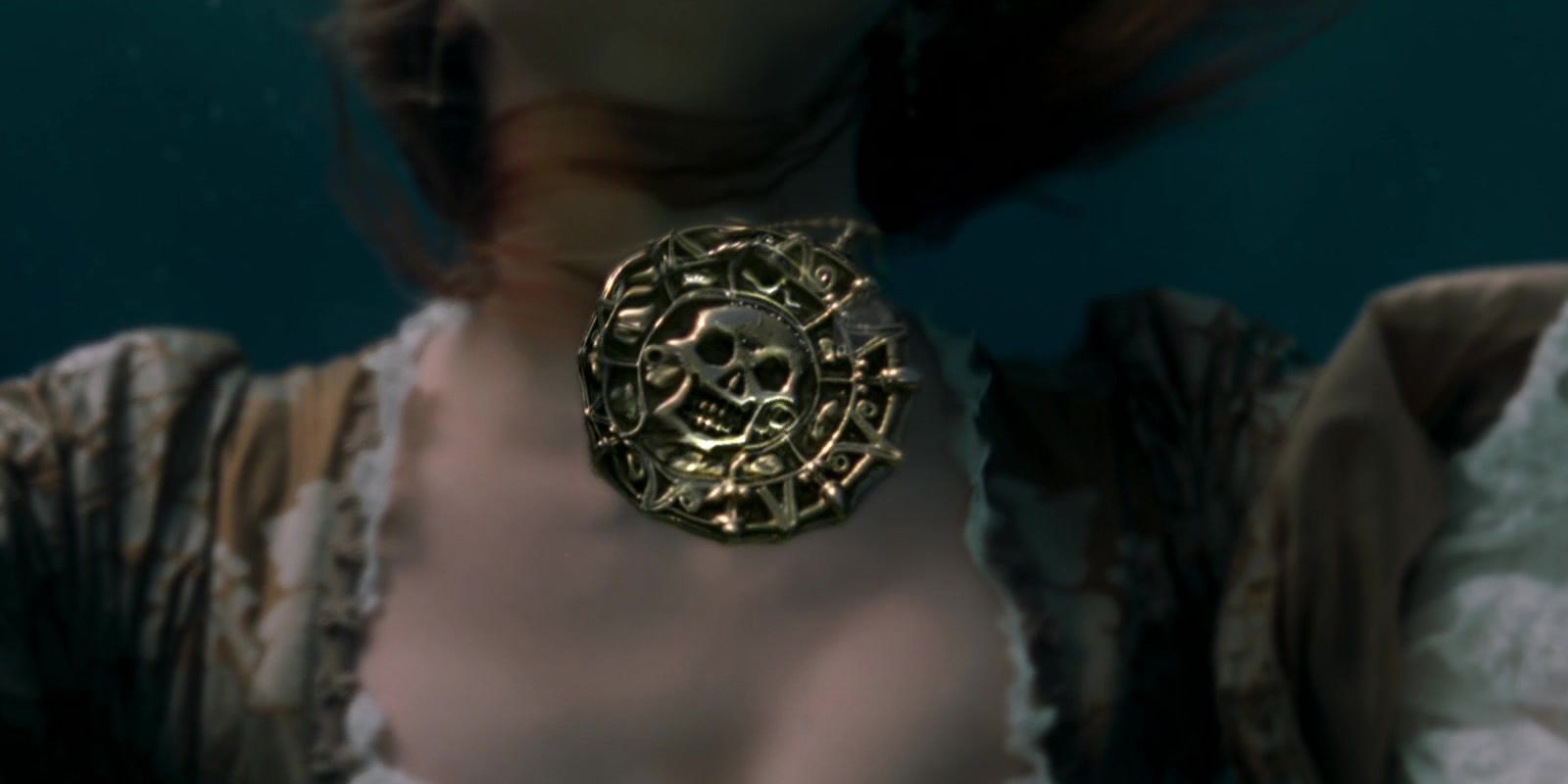 Aztec medallion underwater in POTC Curse of the Black Pearl