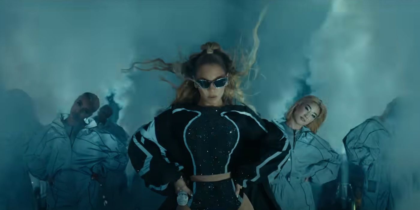 Beyonce in Black with glasses on Renaissance Tour