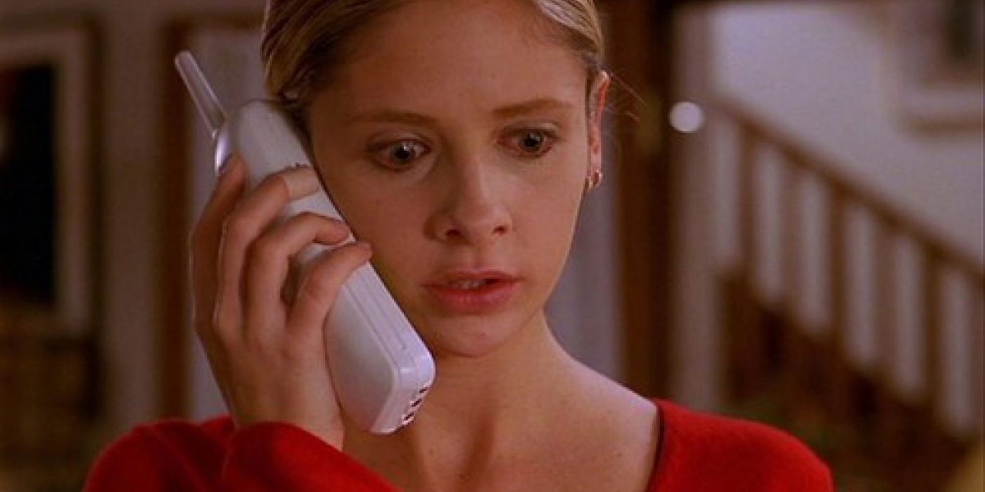 Buffy one the phone with 911