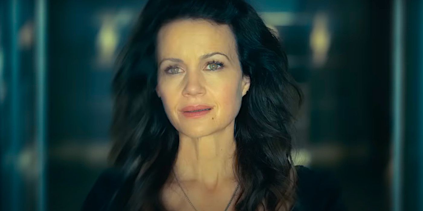 Carla Gugino gazing mysteriously as Verna in The Fall of the House of Usher