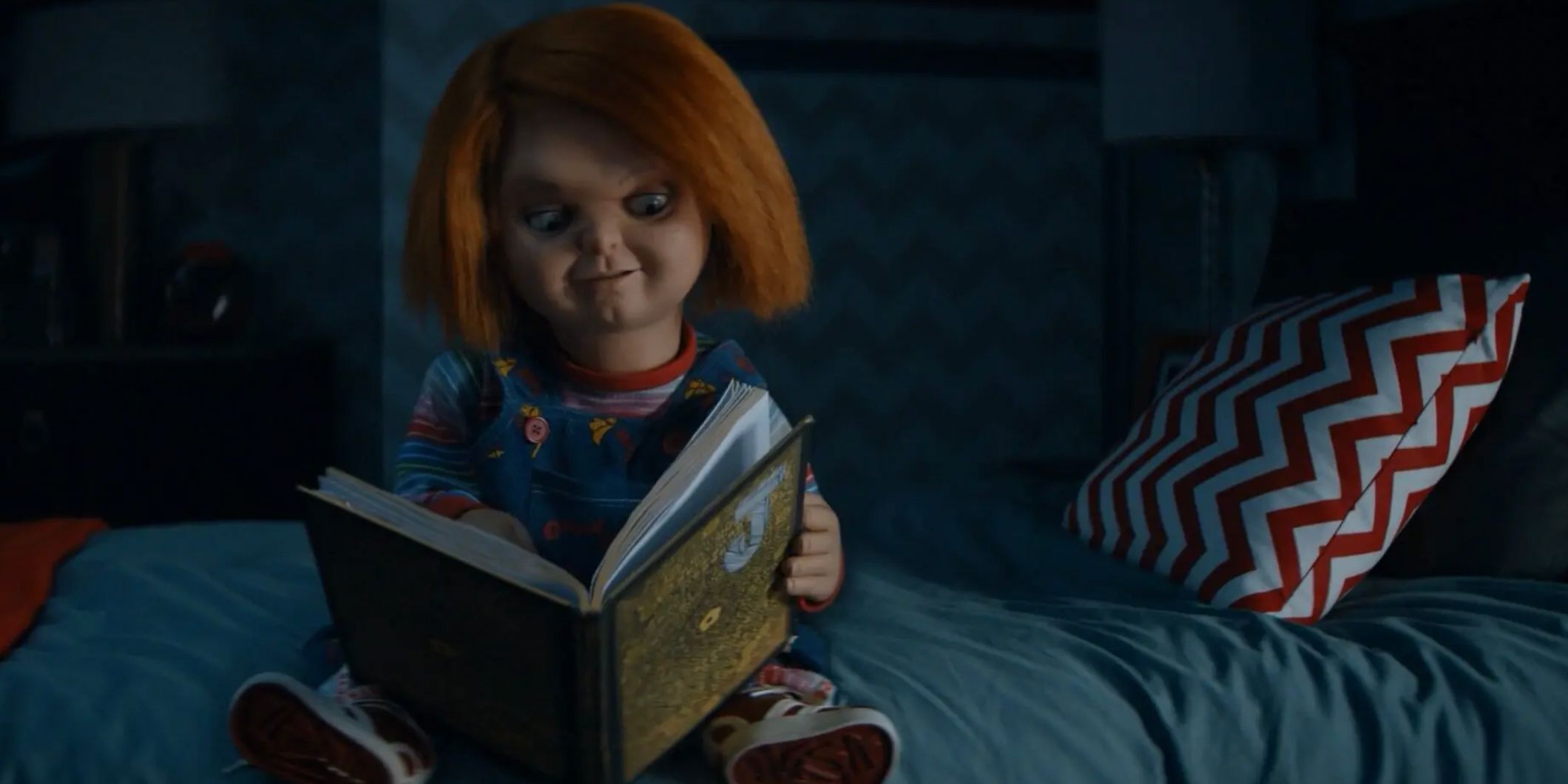 Chucky reading in the Chucky television series
