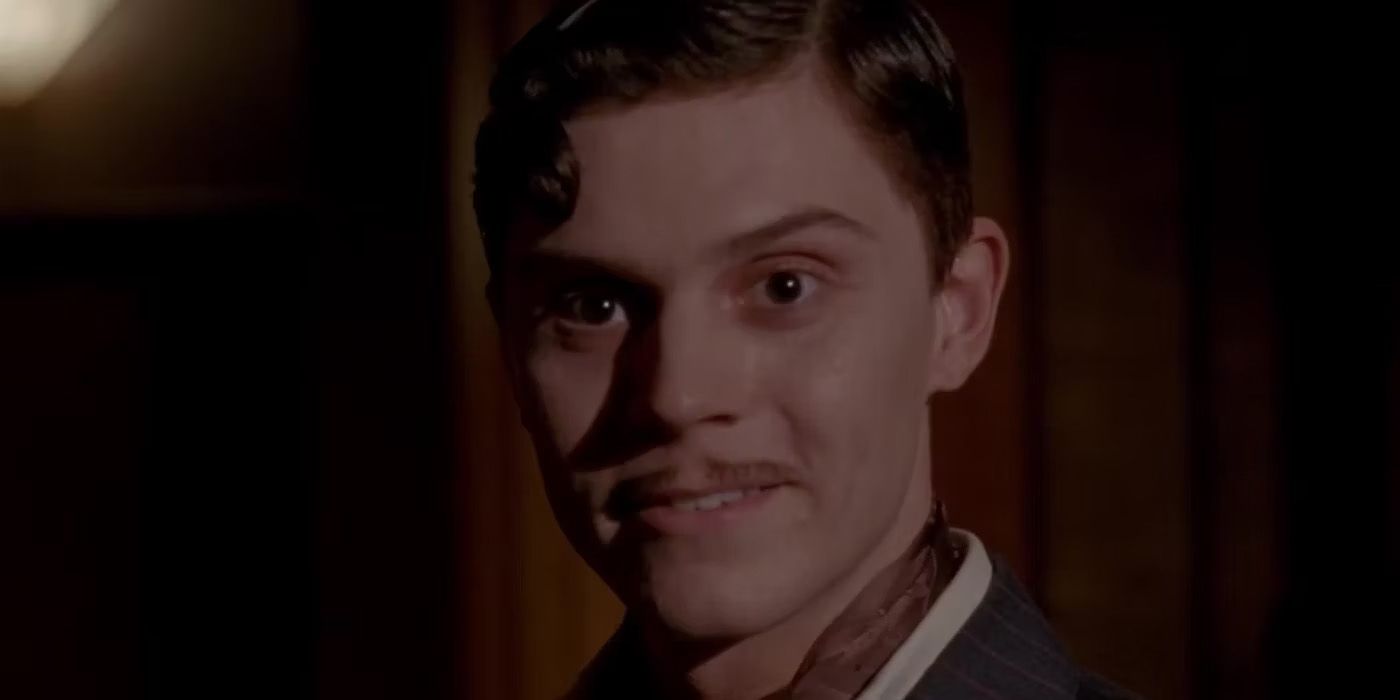 Evan Peters smirks in American Horror Story Hotel
