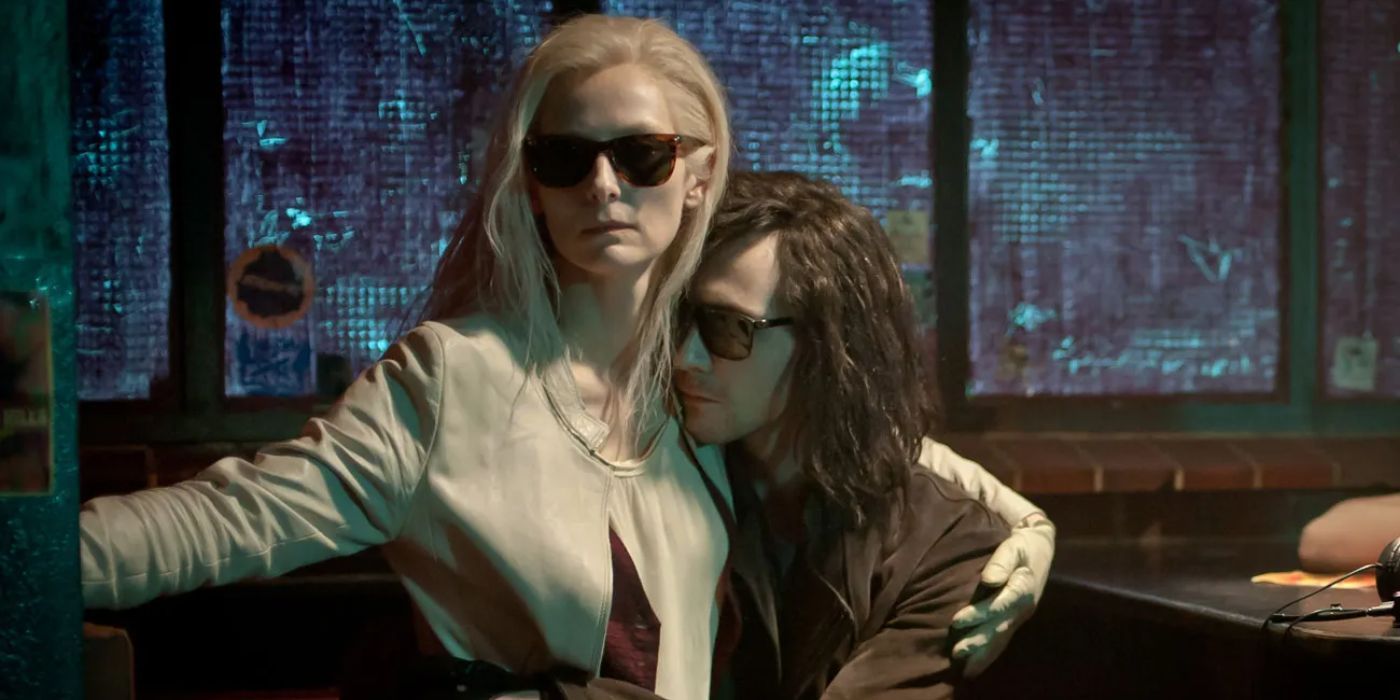 Eve and Adam embracing in Only Lovers Left Alive