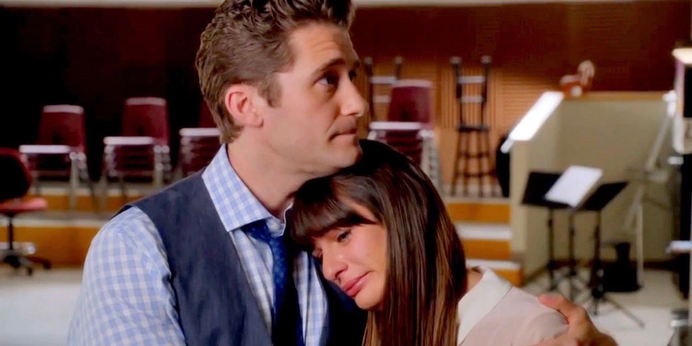 Rachel crying on Will's shoulder in Glee