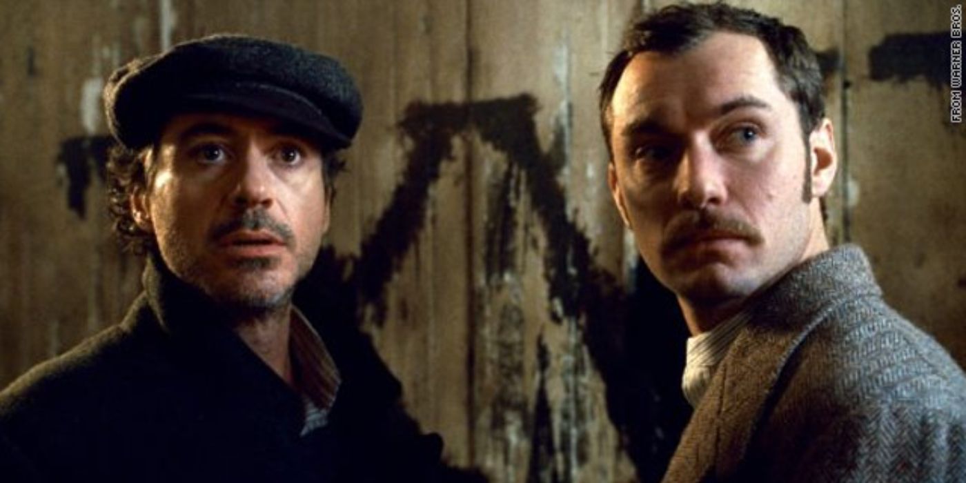 Holmes e Watson parecem surpresos em Sherlock Holmes 