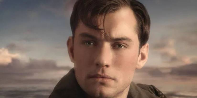 Jude Law looks wistful in Sky Captain and the World of Tomorrow