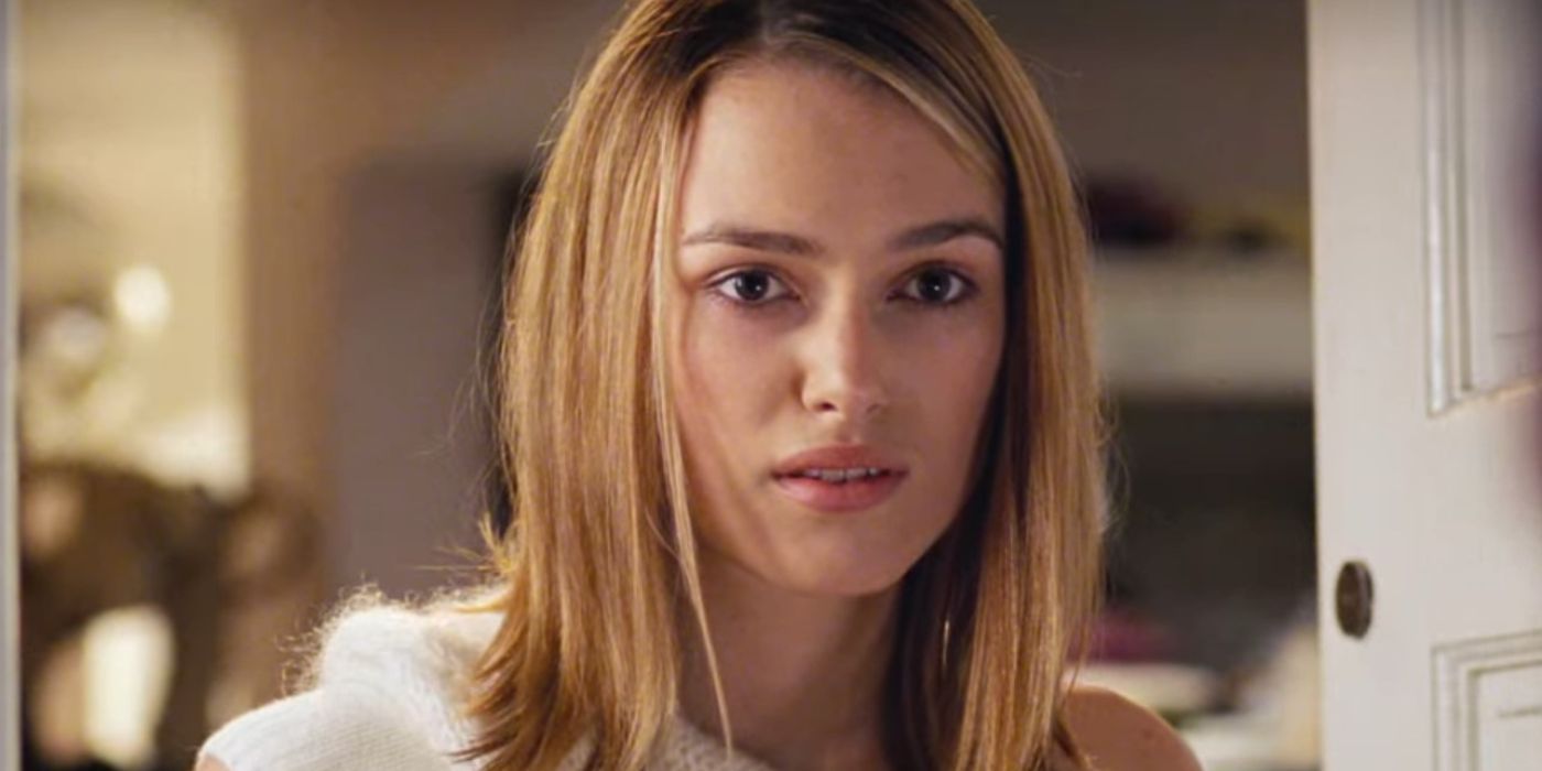 Juliet (Keira Knightley) olhando para Mark (Andrew Garfield) apaixonada de verdade