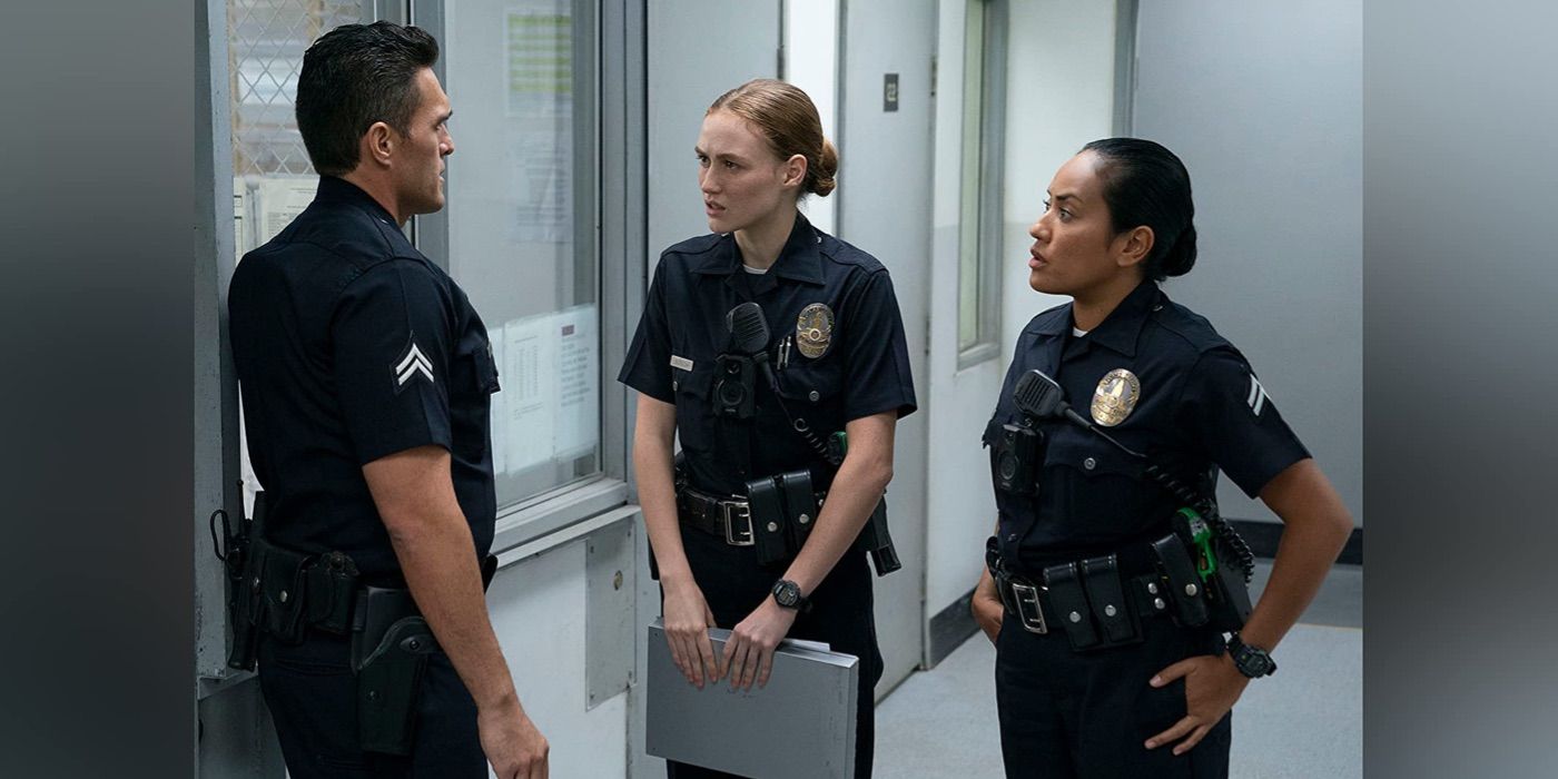 Maddie talks to two other cops in Bosch: Legacy