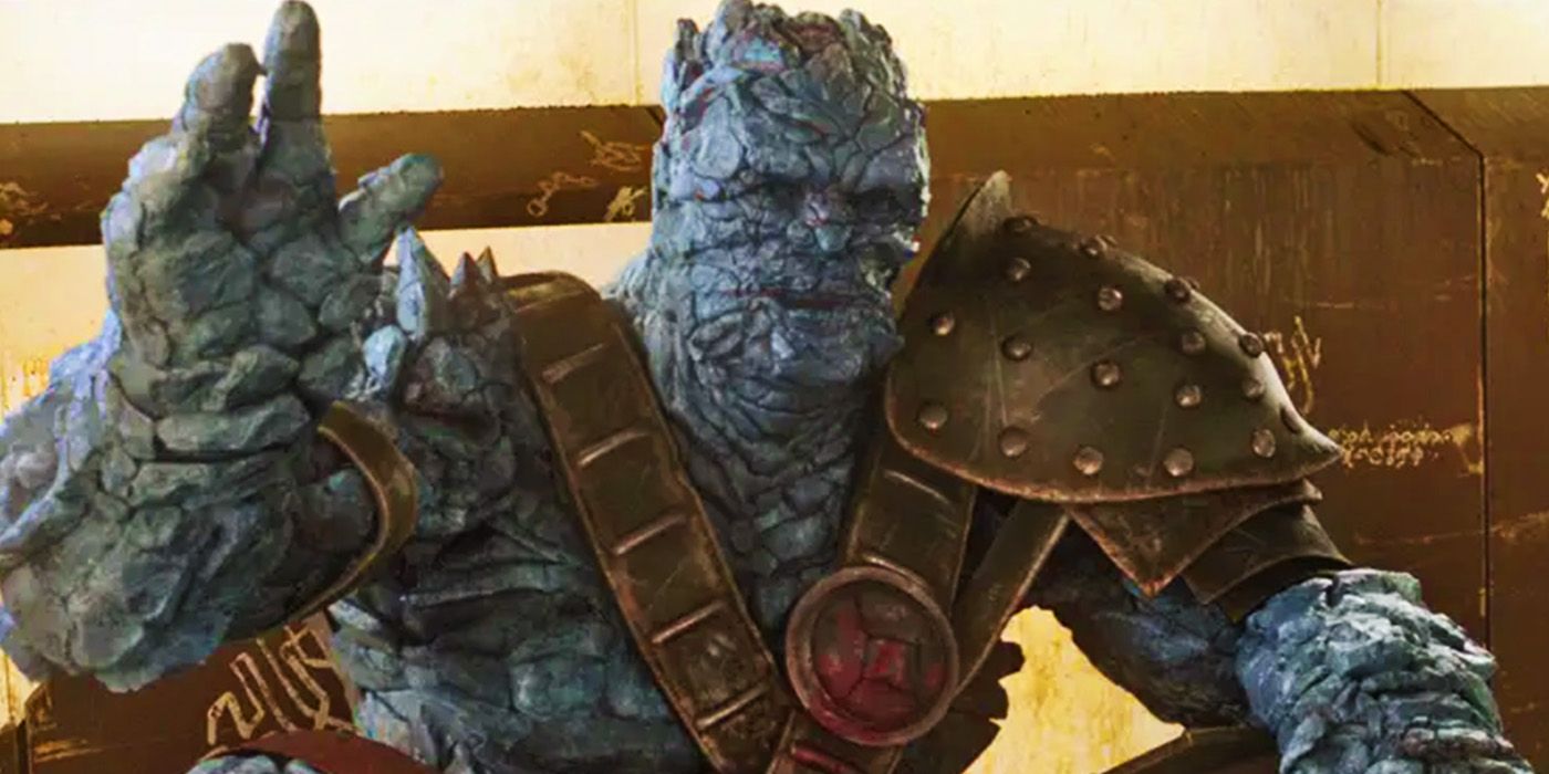 Korg em armadura de gladiador em Thor Ragnarok