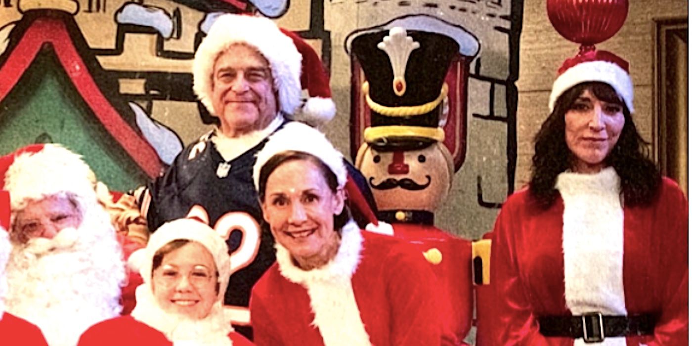 Laurie Metcalf&rsquo;s Jackie John Goodman&rsquo;s Dan Katey Sagal&rsquo;s Louise and Ames McNamara&rsquo;s Mark pose with a mall Santa in The Conners season 2