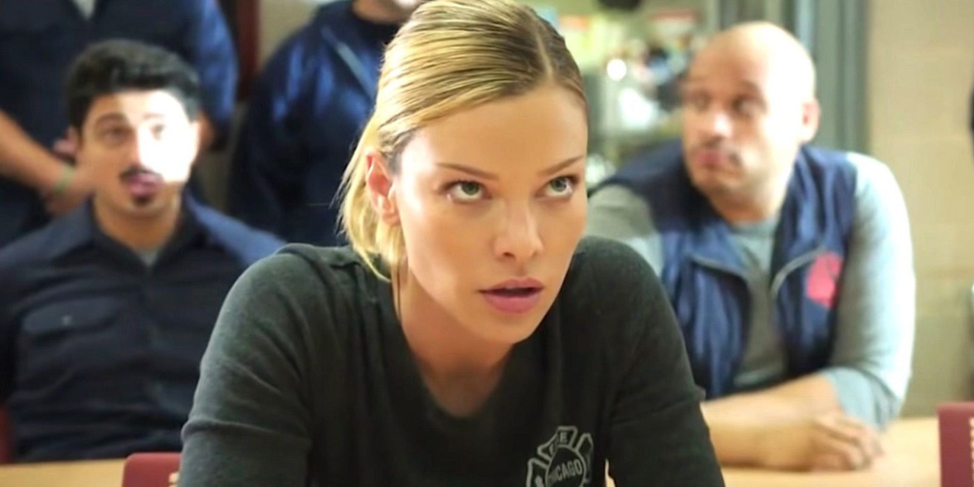 Leslie in a meeting on Chicago Fire-1