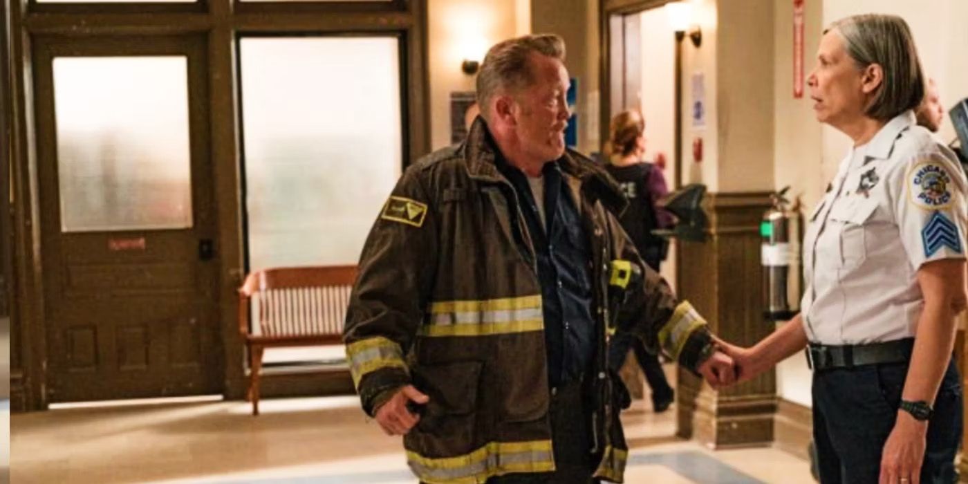 Mouch talking to Trudy in Chicago Fire
