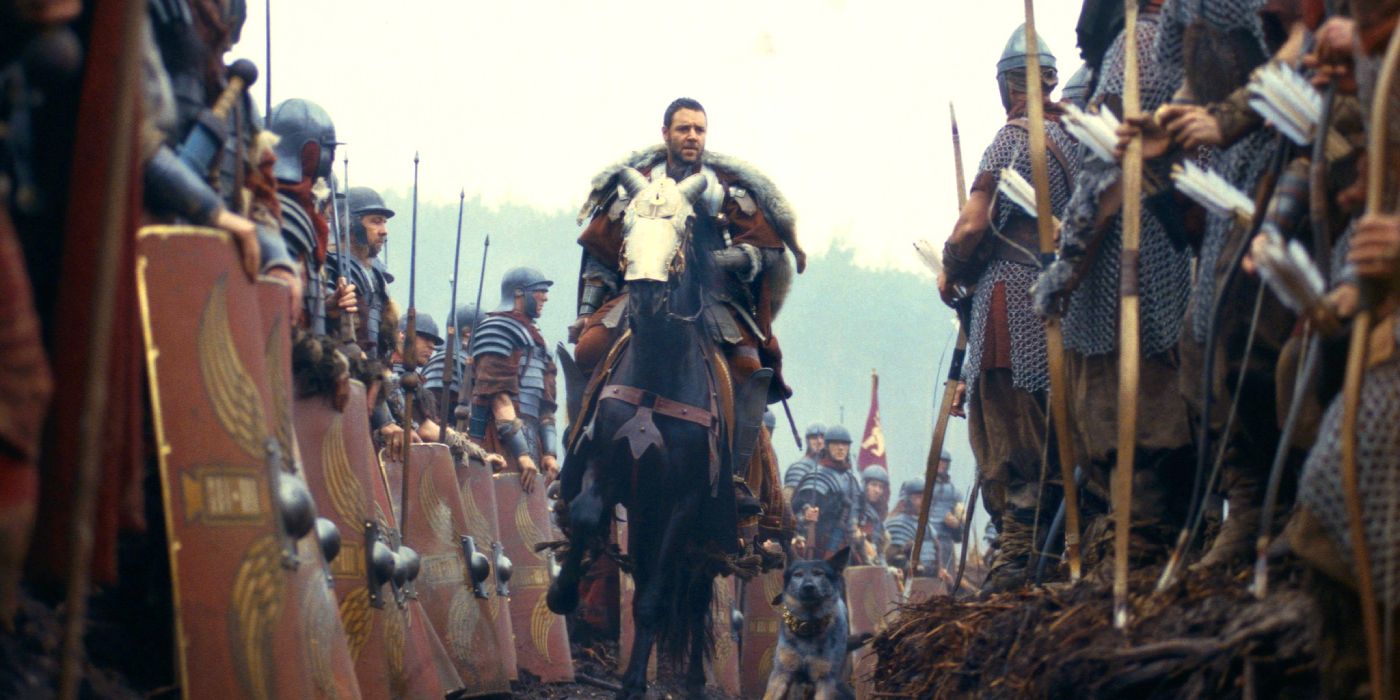 Russel Crowe riding through an army on horseback in Gladiator