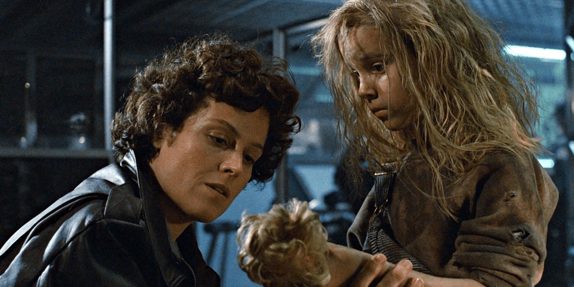 Carrie Hen's Newt talks to Sigourney Weaver's Ripley in Aliens