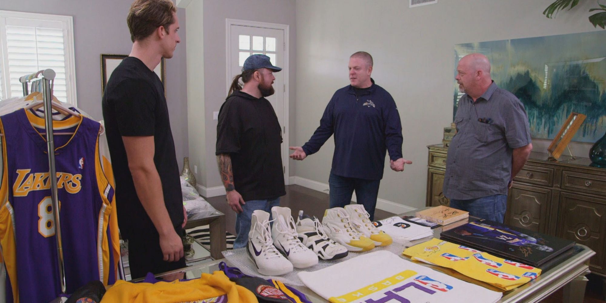 Pawn stars cast looking at items