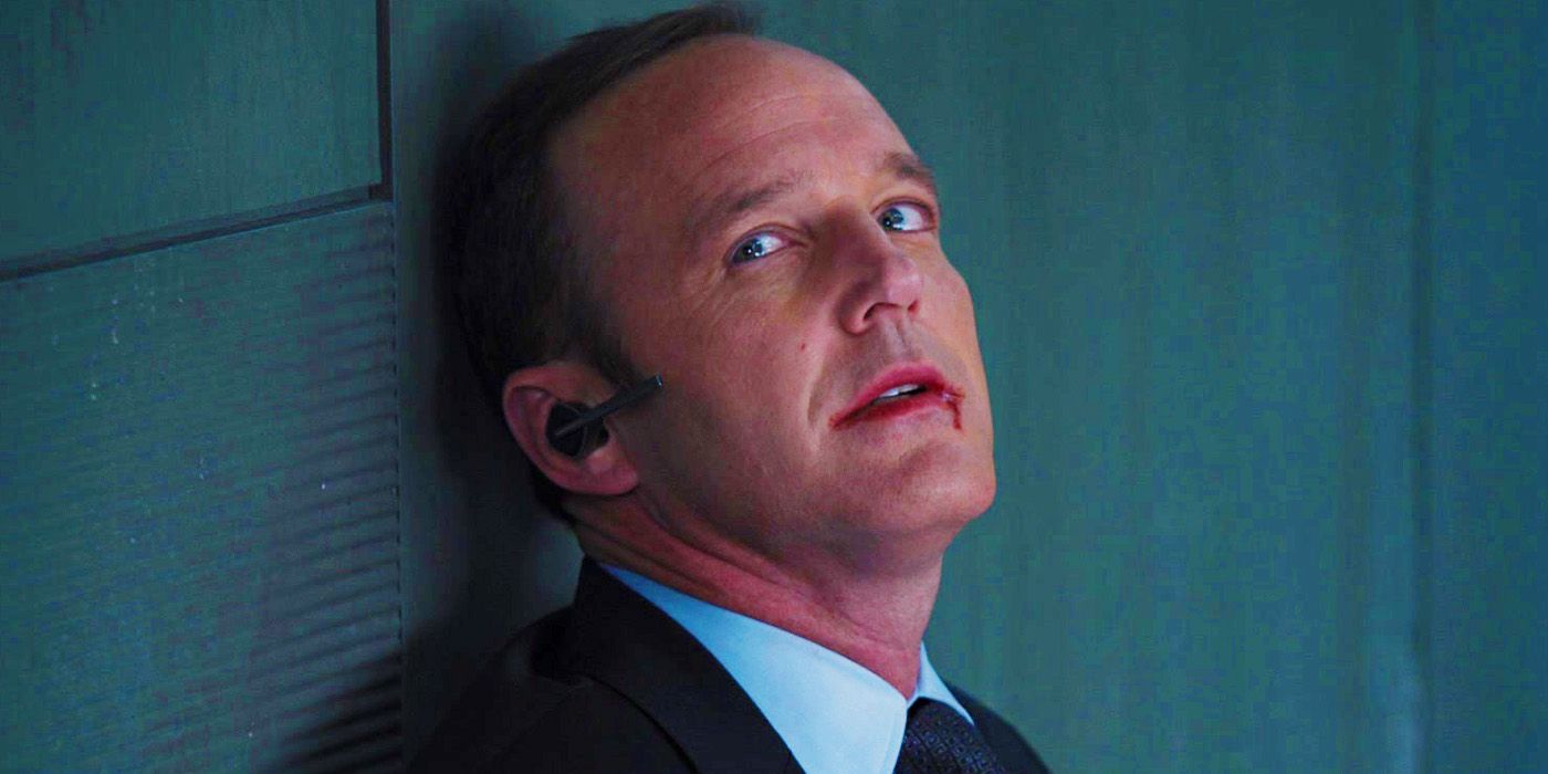 Clark Gregg as Phil Coulson with blood on his face being killed by Loki in The Avengers (2012)