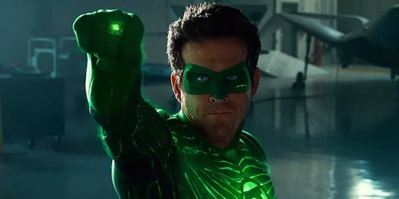 Ryan Reynolds' Hal Jordan summons the might of the Power Ring in Green Lantern