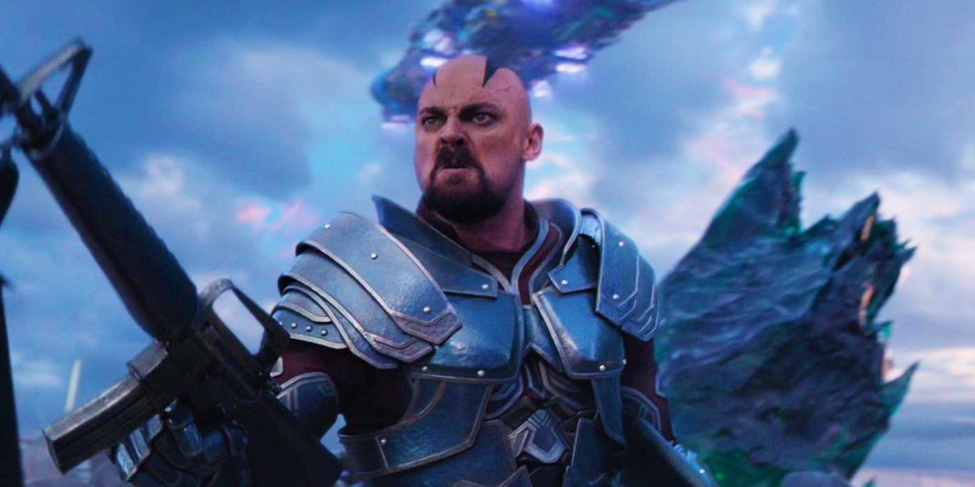 Skurge about to be killed by Hela in Thor Ragnarok