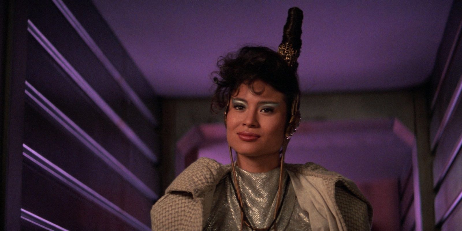 Star Trek V: The Final Frontier. Cynthia Gouw as Caithlin Dar.