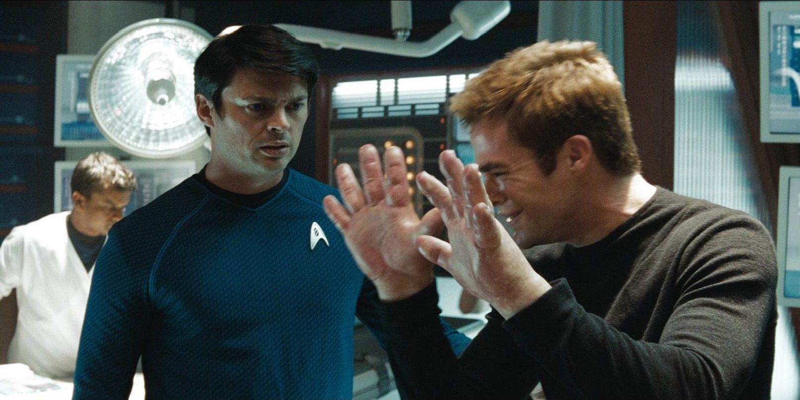 Creo que Star Trek debería traer de vuelta a Chris Pine (pero no como el Capitán Kirk)