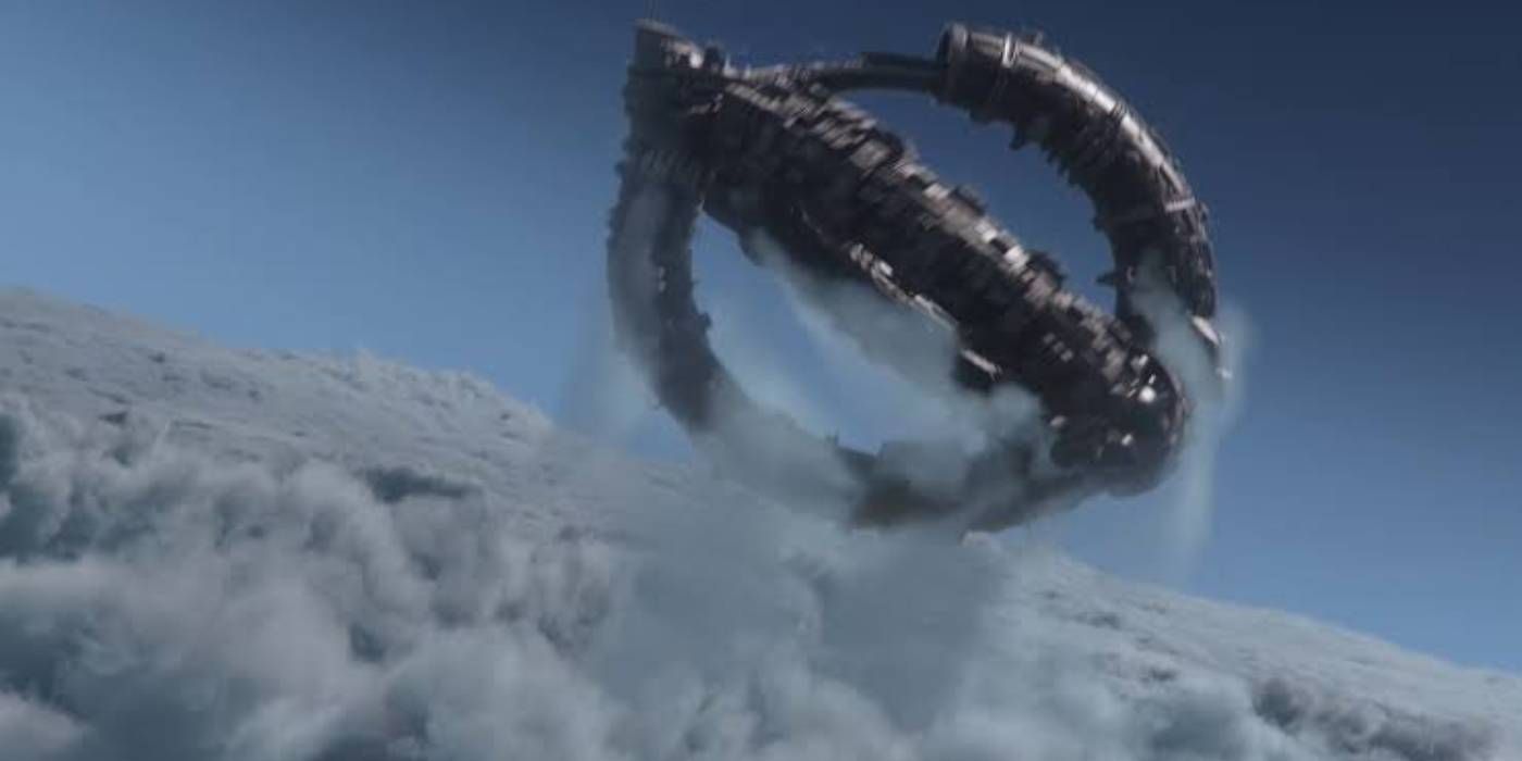 Supergirl lifts Fort Rozz into space