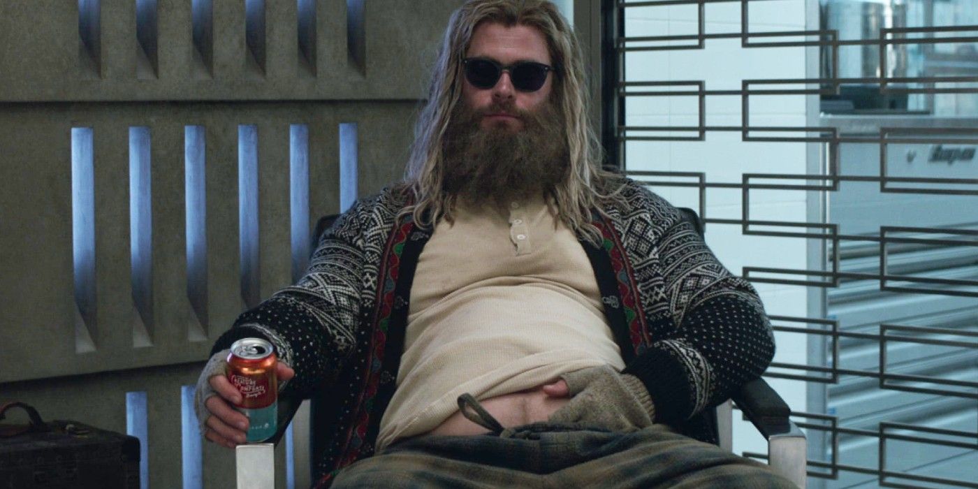 Thor com óculos escuros e uma lata de cerveja em Vingadores Ultimato