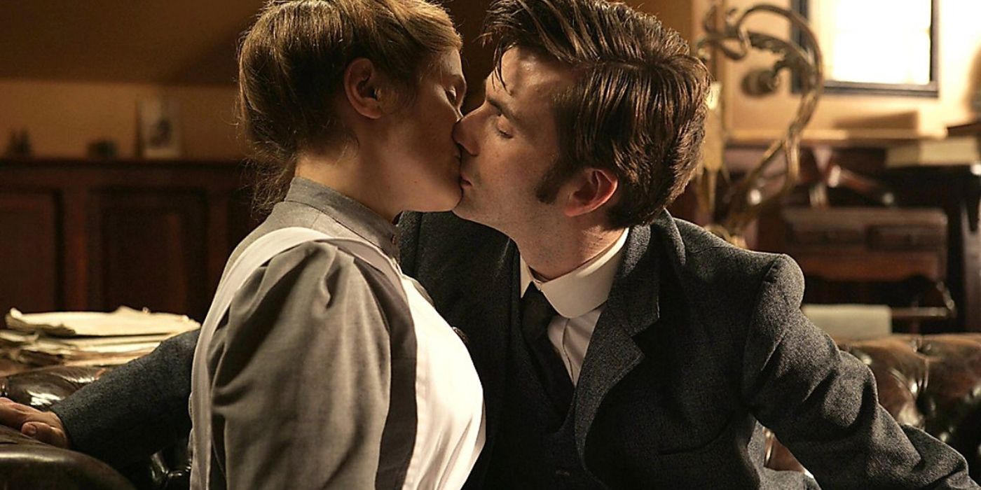 The Tenth Doctor as John Smith kissing Joan Redfern in his study