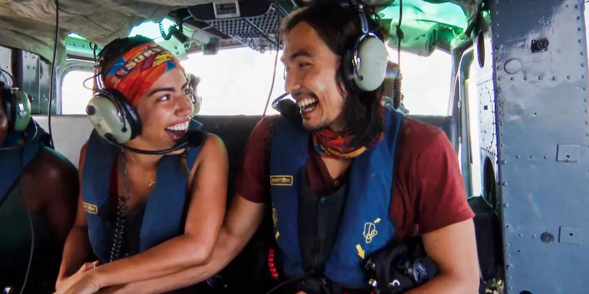 Dee dan Austin naik helikopter di Survivor