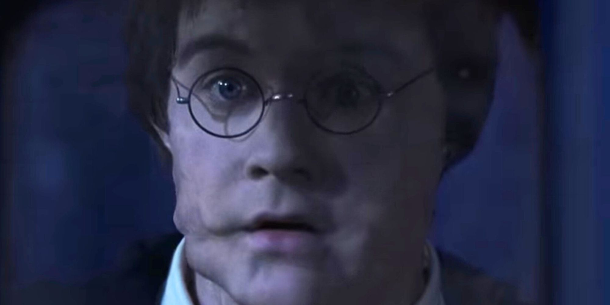 В фильме «Тайная комната» допущена досадная ошибка, которая преследовала сериал о Гарри Поттере на протяжении 8 лет