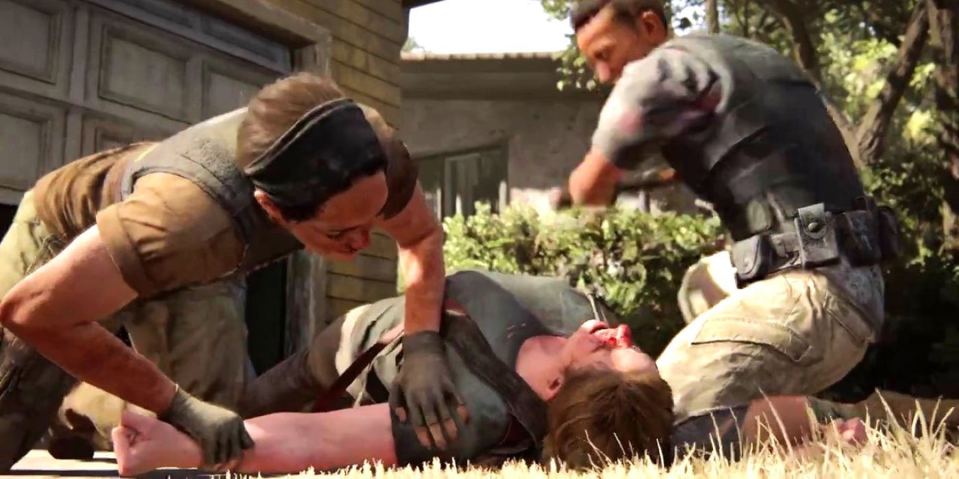 A Rattler pinning Abby down and another attacking her in The Last of Us Part II