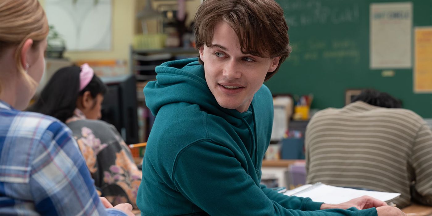 aaron samuels in mean girls 2024 looking back at cady in math class