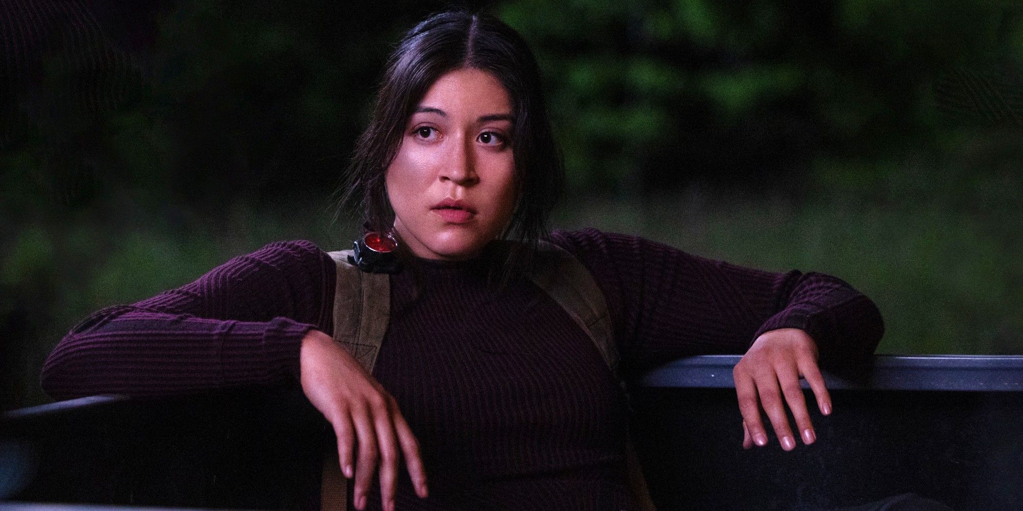 Alaqua Cox As Maya Lopez Sitting In The Back Of A Pickup Truck In Echo Season 1 Episode 2