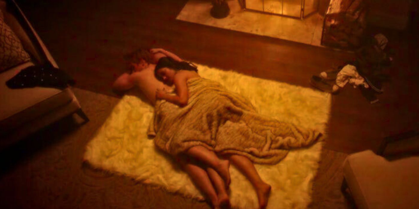 Archie and Veronica cuddle in Riverdale season 2