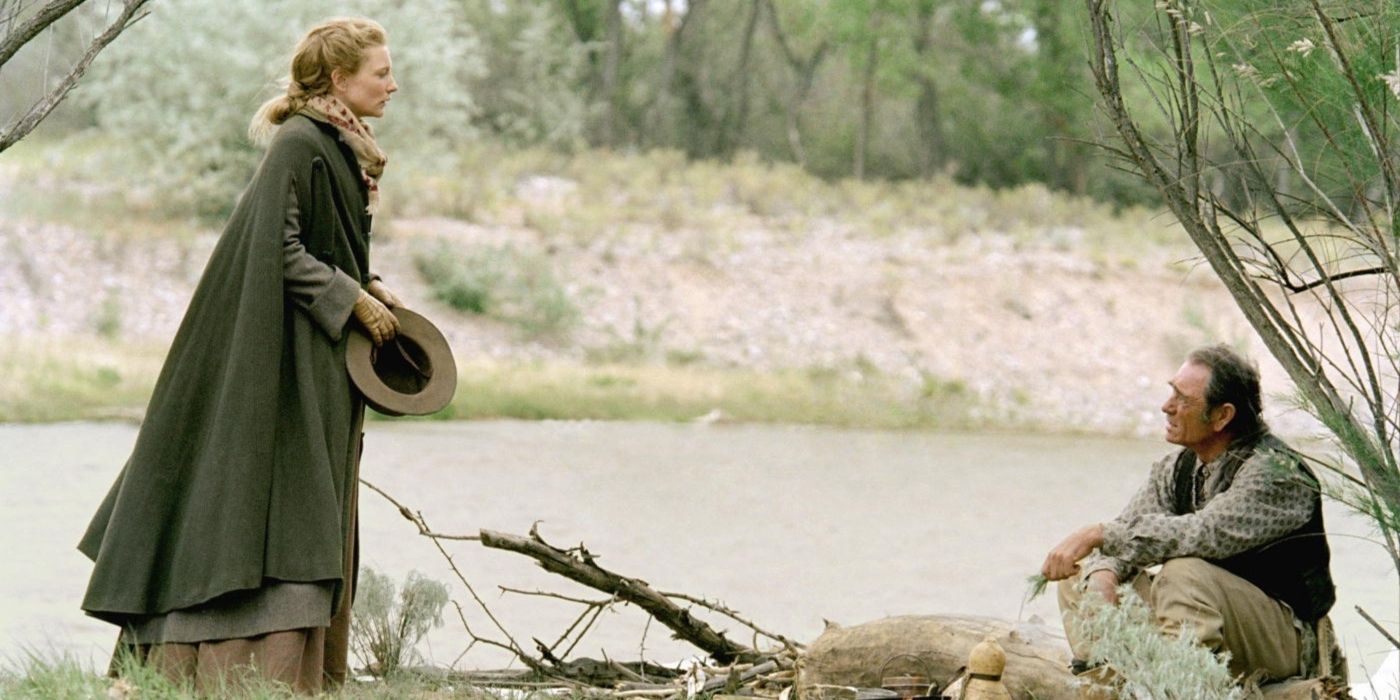 Cate Blanchett as Maggie talking her father Jones (Tommy Lee Jones) in 2003 Western The Missing