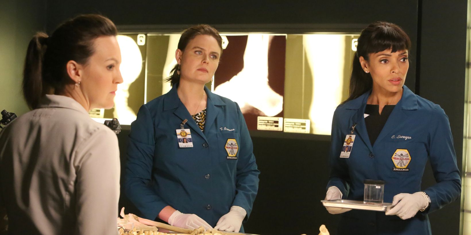 Daisy in the lab with Brennan and Saroyan in Bones