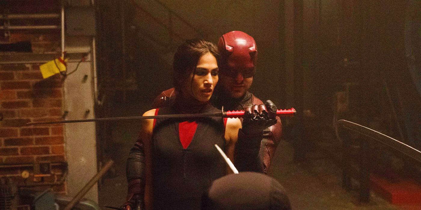Daredevil holding Elektra hostage in Daredevil season 2