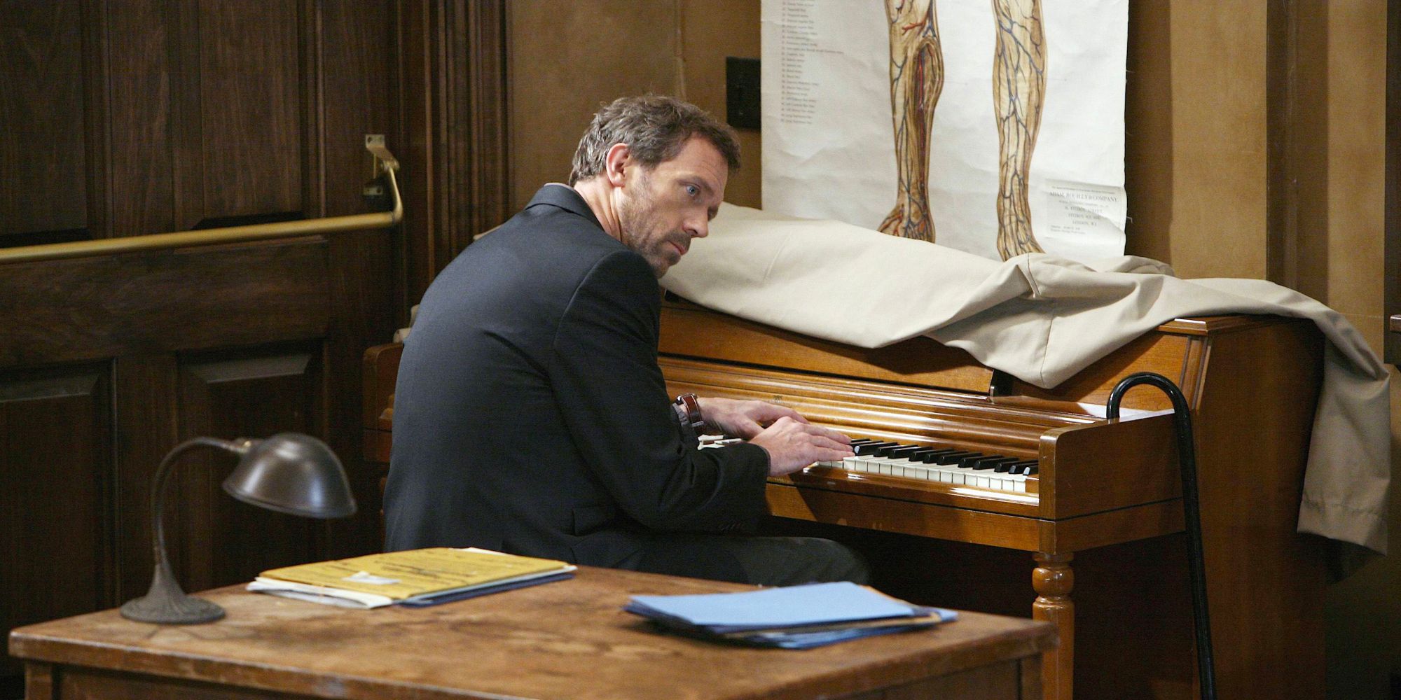 dr gregory house playing piano