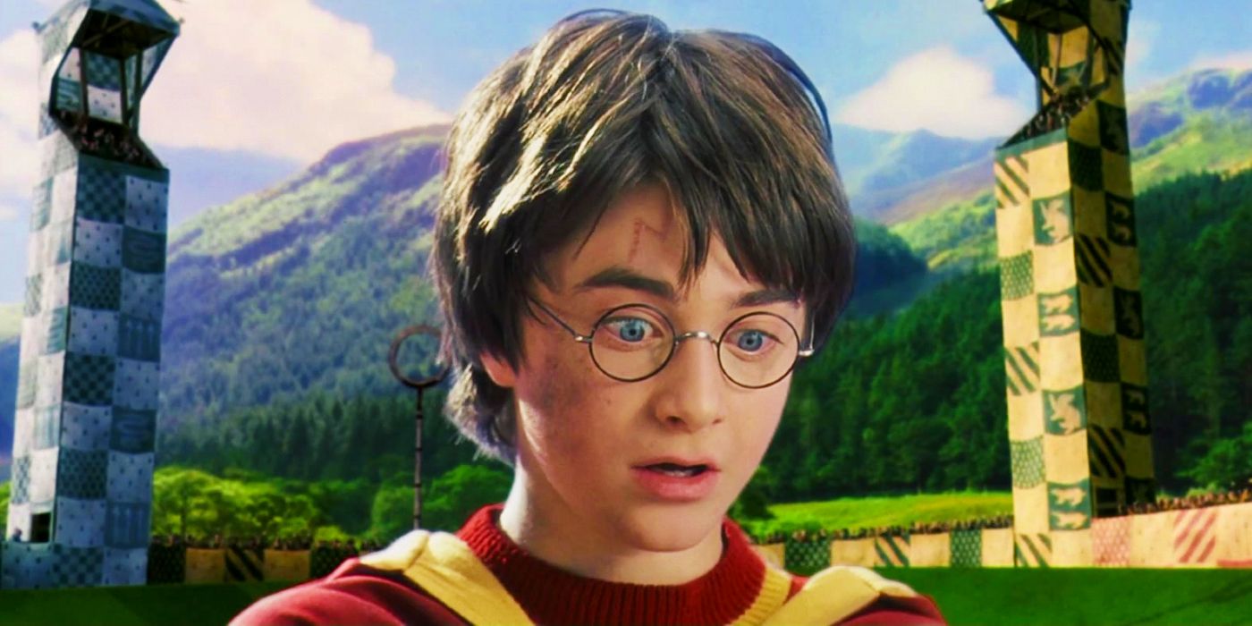 Daniel Radcliffe parece chocado enquanto Harry Potter parece chocado enquanto joga Quadribol