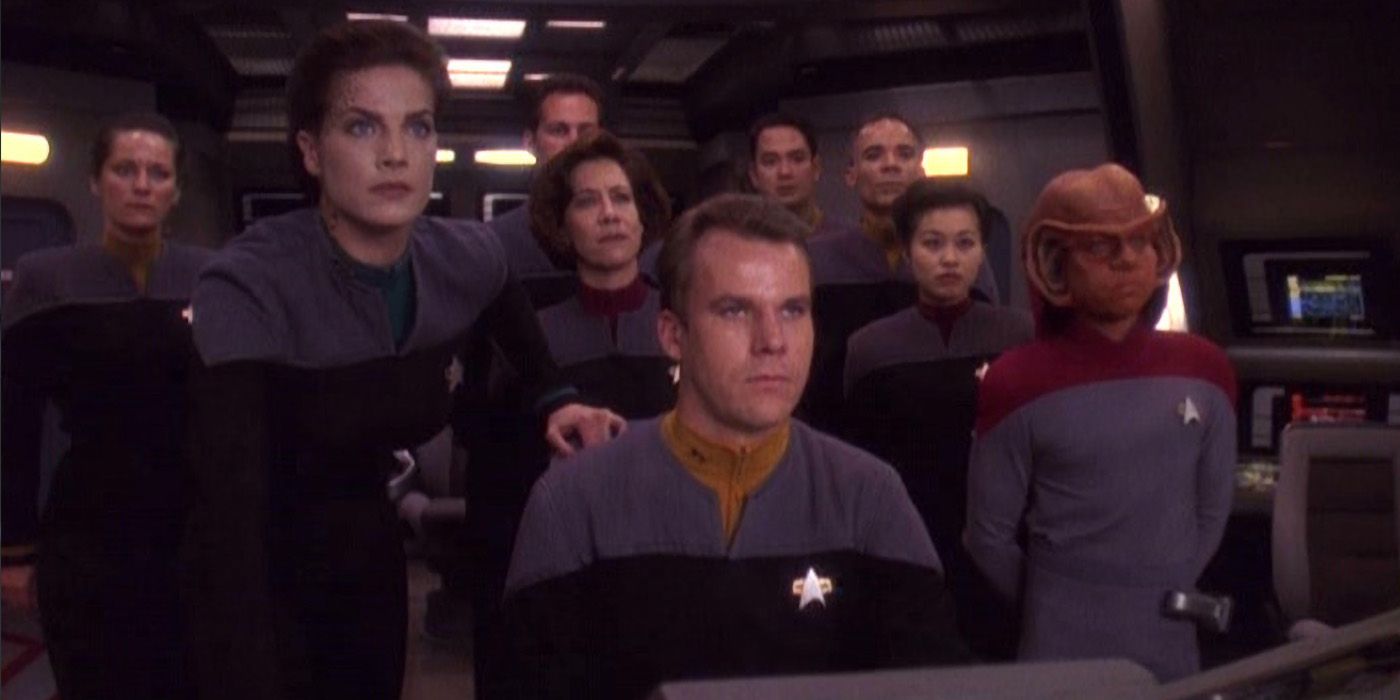 Star Treks Starfleet Uniform Colors: What They Mean & Why They Changed