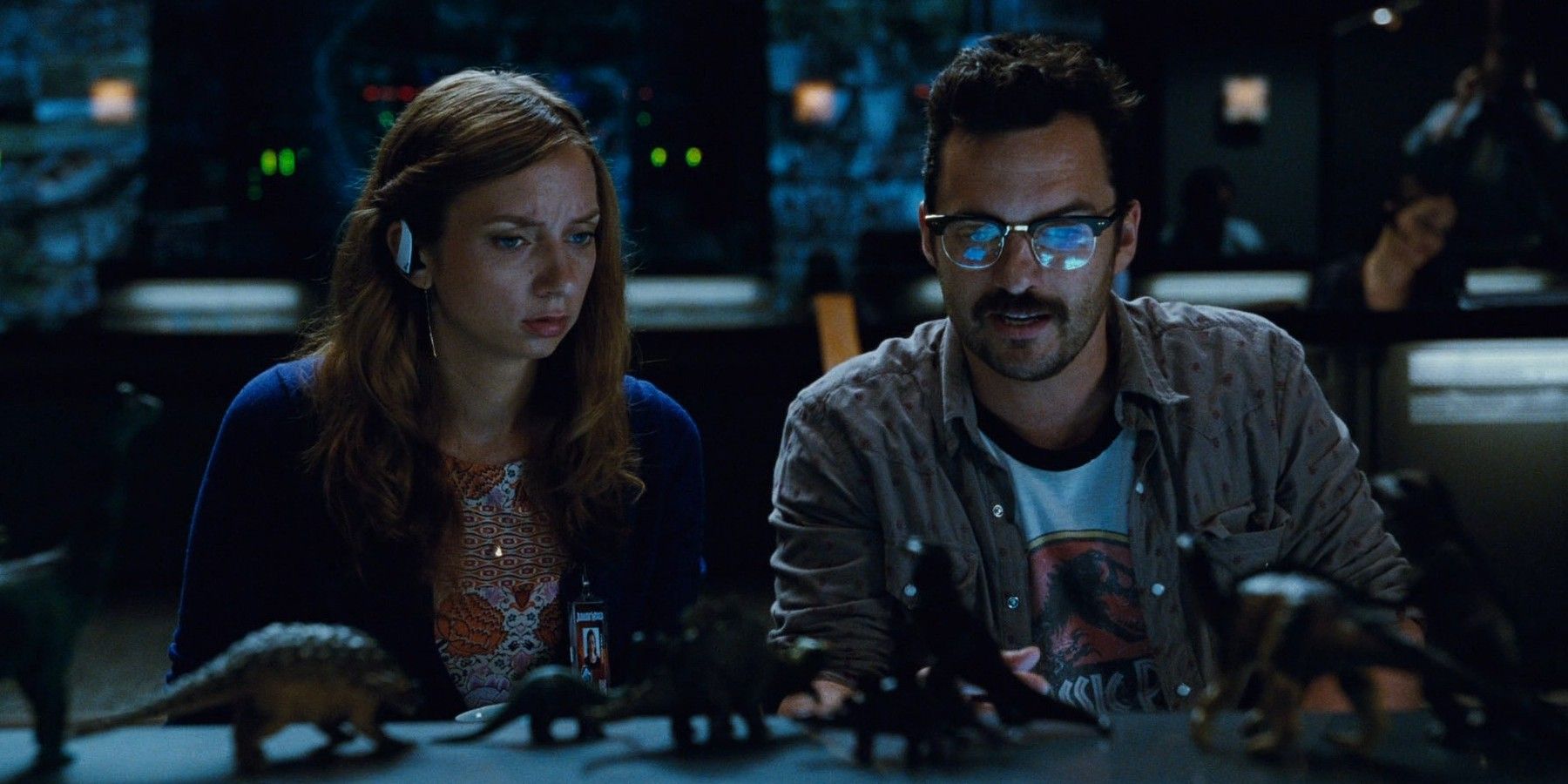 Jurassic World's Lowery and Vivian in control room.
