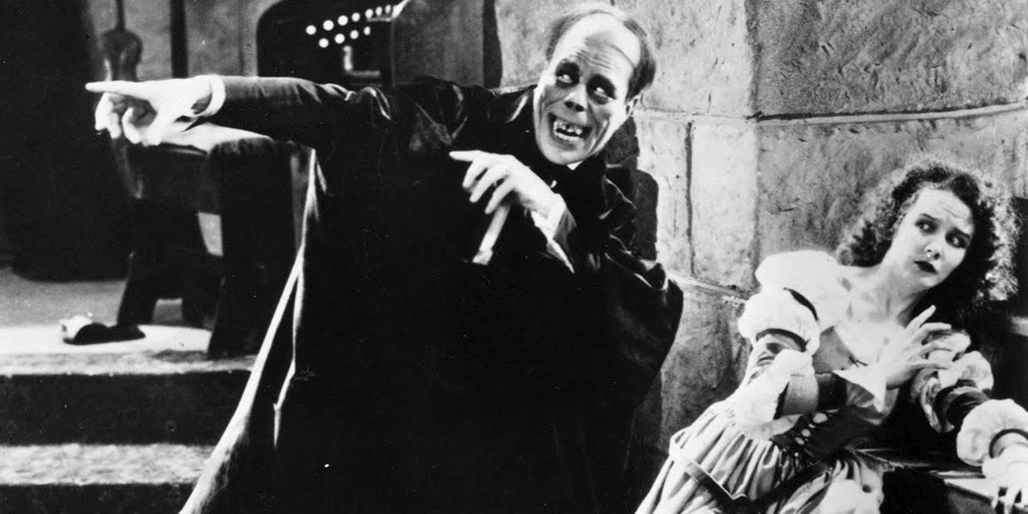 Lon Chaney scaring Mary Philbin in Phantom of the Opera 1925