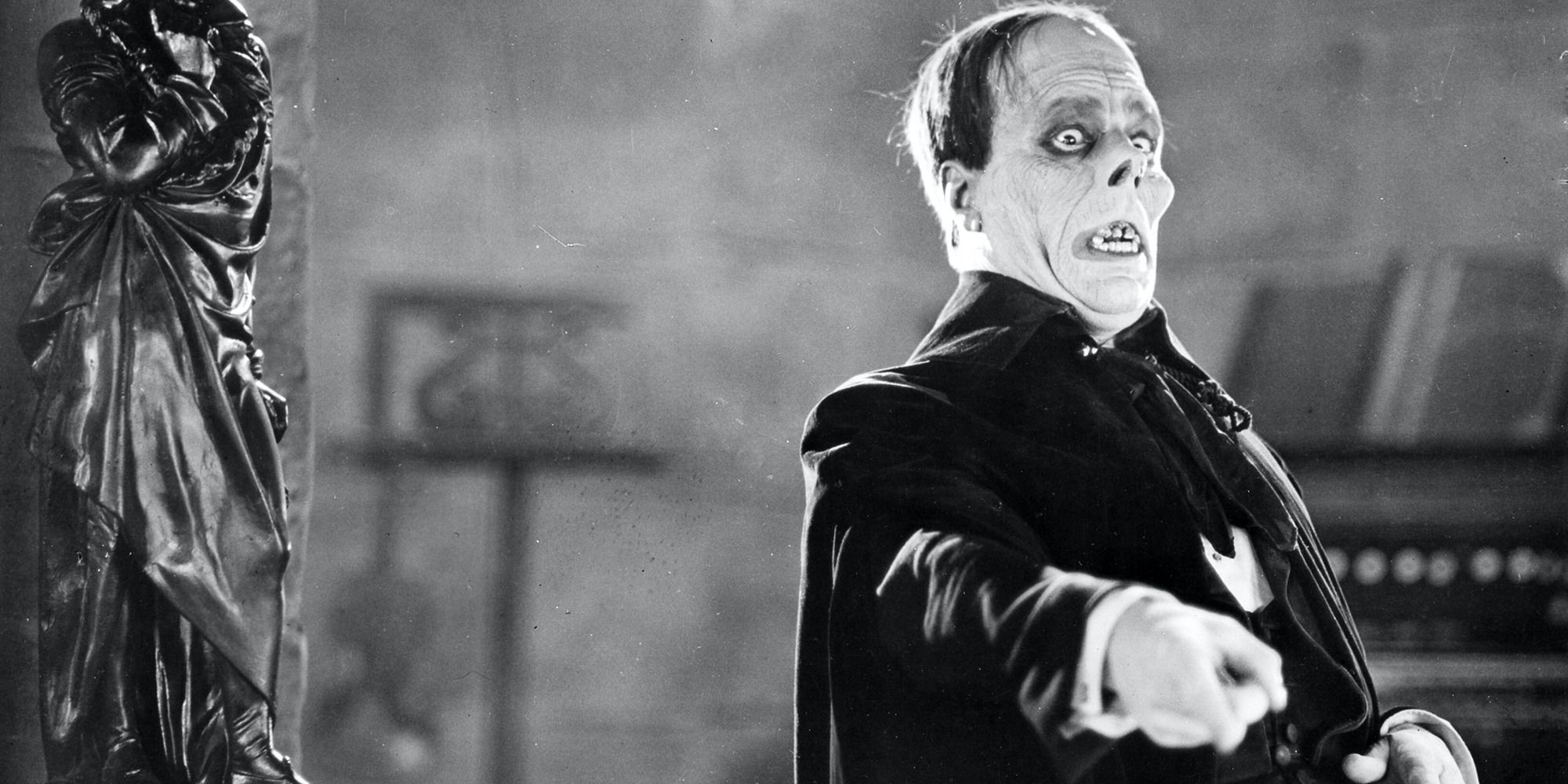 Lon Chaney looking scary in Phantom of the Opera (1925)