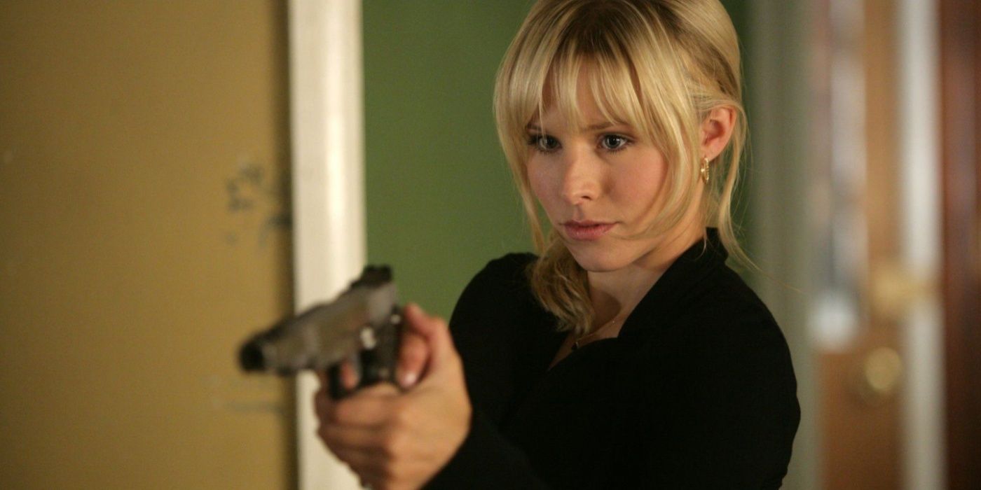 Elle Bishop (Kristen Bell) pointing a gun in Heroes